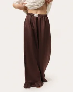 Schokoladenfarbene Seidenhose mit Rüschen
