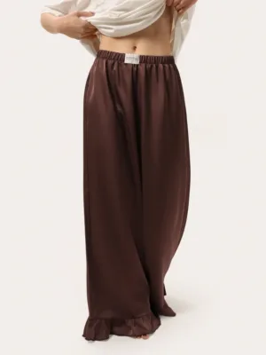 Schokoladenfarbene Seidenhose mit Rüschen