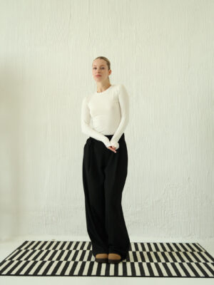 Basic Slim-Fit Longsleeve in Milchweiß aus Modal