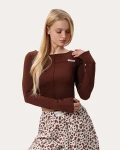Cropped Longsleeve mit Außennähten – Schokoladenbraun