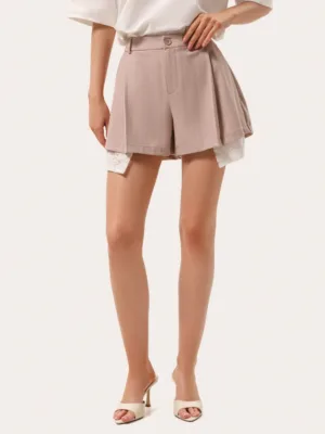 Gestreifte Mini-Shorts mit Spitzentaschen – Puderrosa