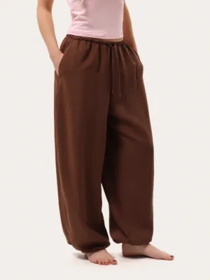 Braune Sommerhose aus Modal mit Bindebändern